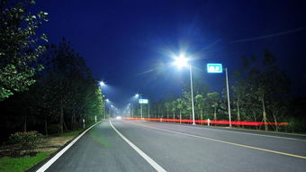 LED路燈節(jié)能改造方案 雙向6車道照明推薦方案（太陽(yáng)能燈）